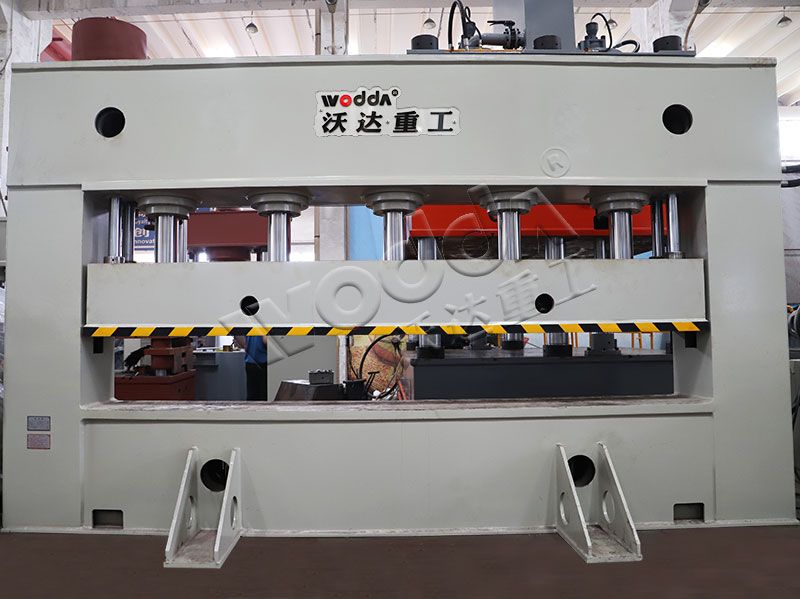 集裝箱頂(dǐng)闆成(chéng)型液(yè)壓(yā)機(jī)報價(jià)