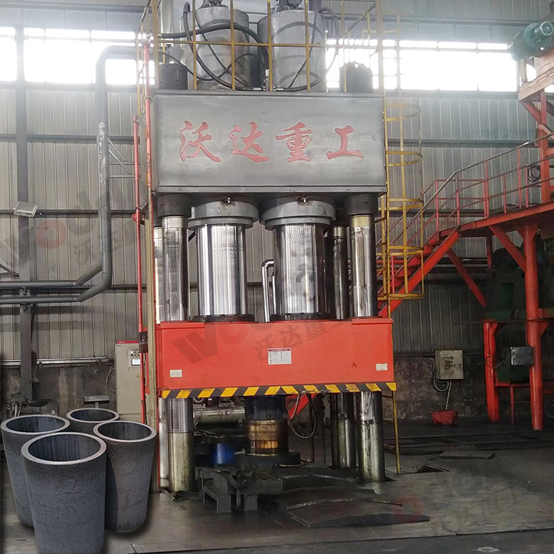 石墨坩埚自(zì)動(dòng)化生(shēng)産線_2000噸(dūn)坩(gān)埚液(yè)壓機(jī)_200噸(dūn)液壓機(jī)廠家