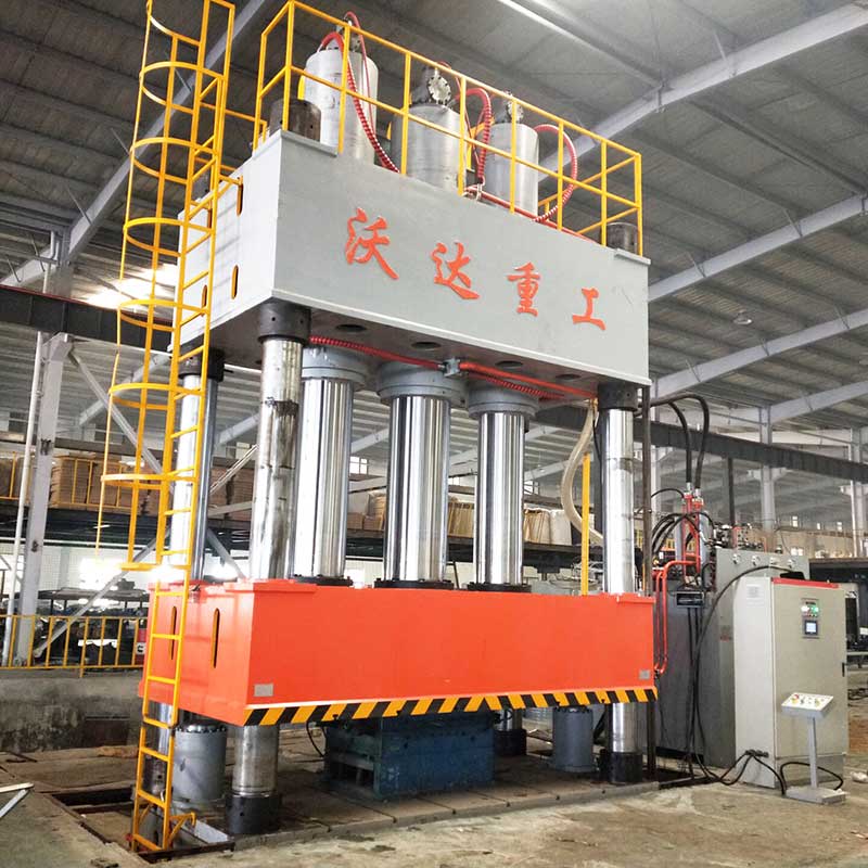 2000噸四(sì)柱(zhù)液壓機廠家