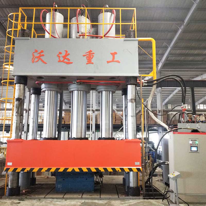 2000噸四(sì)柱液壓(yā)機