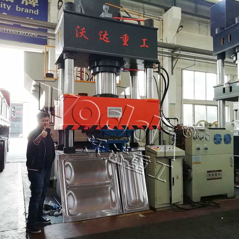 水箱闆液壓機