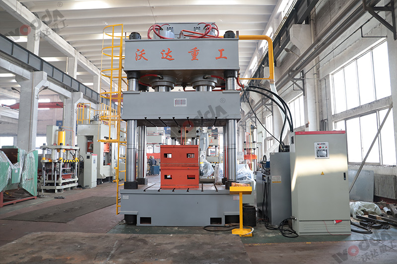 800噸四柱(zhù)液壓機