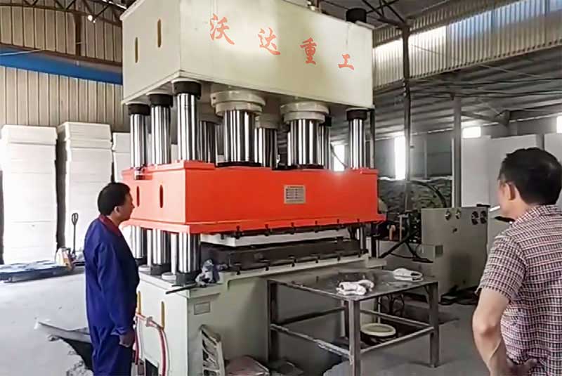 2000噸壓(yā)濾機(jī)濾闆(pǎn)成型液壓(yā)機