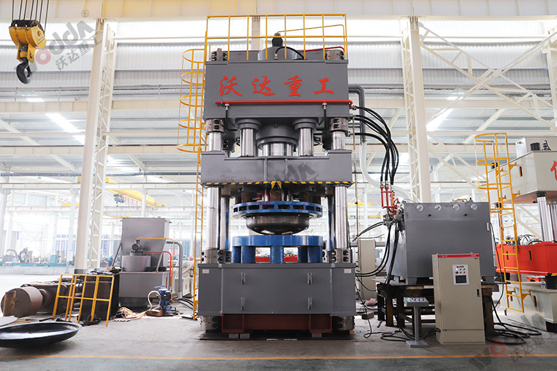 四柱液壓機(jī)2500噸封(fēng)頭(tóu)拉伸液壓機(jī)廠家(jiā)