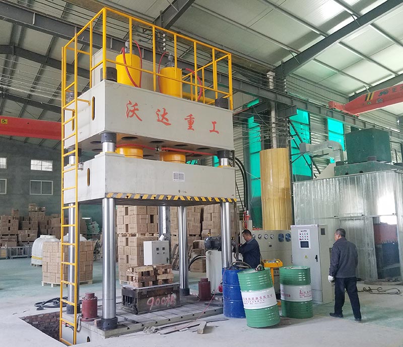 模壓玻璃鋼冷(lěng)卻塔風筒液壓(yā)機1500噸(dūn)2000噸液(yè)壓機(jī)廠家(jiā)