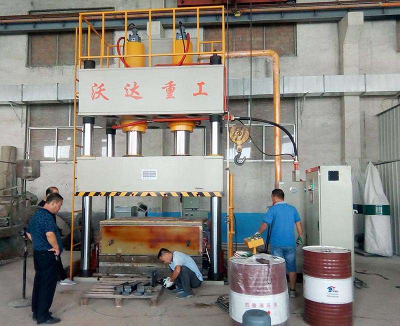模(mó)壓玻璃(lí)鋼冷卻(què)塔風(fēng)筒(tǒng)液壓機1500噸2000噸液(yè)壓機廠家(jiā)