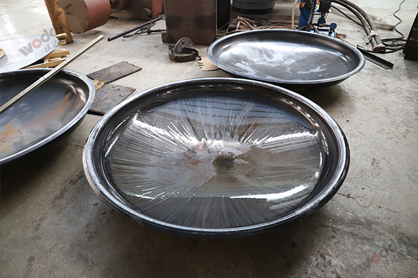 封頭拉伸液(yè)壓機_3000噸四柱液(yè)壓機_液壓(yā)機廠(chǎng)家