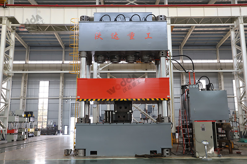 2500噸複合(hé)材料汽(qì)車配件(jiàn)液壓(yā)機