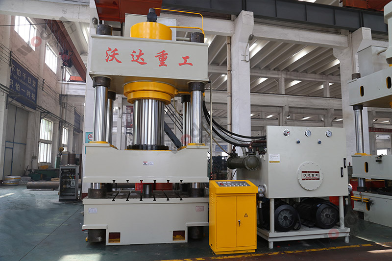 1000噸(dūn)三梁四柱液壓機