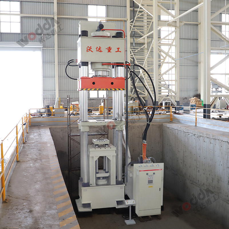 800噸(dūn)匣缽成型液(yè)壓機