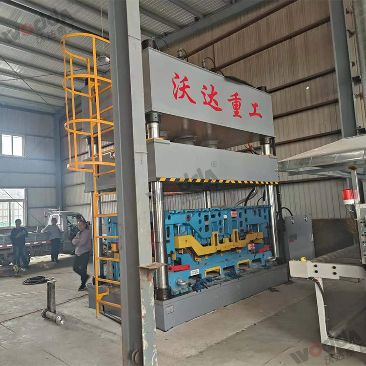 315噸汽車内(nèi)飾件(jiàn)液壓機（圖(tú)3）