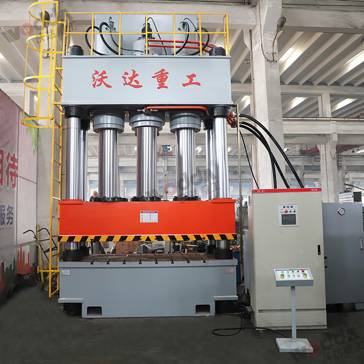 1000噸(dūn)建(jiàn)築(zhù)模闆(pǎn)成型液(yè)壓機.jpg