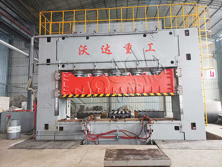 2000噸(dūn)框架(jià)式(shì)波(bō)紋闆成型(xíng)液壓機
