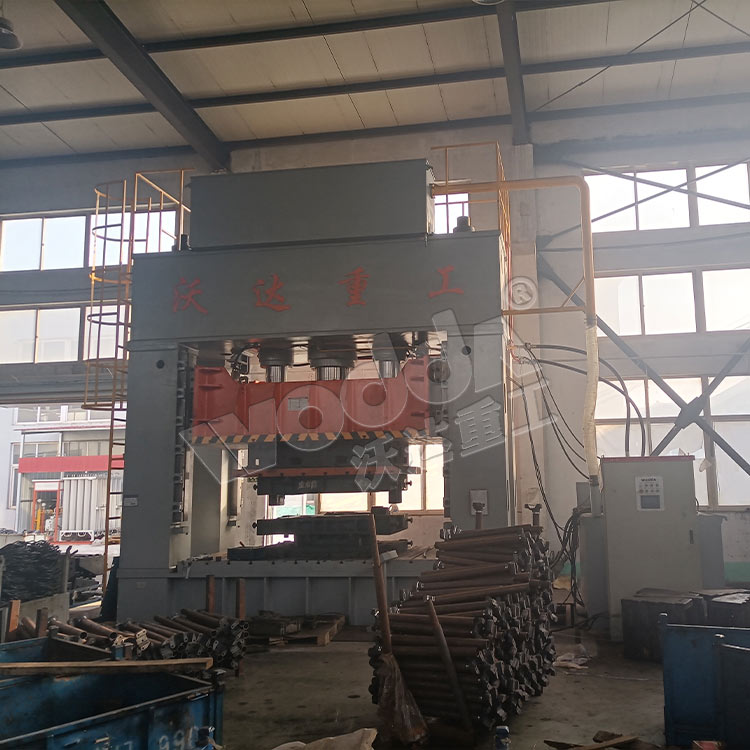 1000噸汽車配件成型(xíng)液壓機.jpg