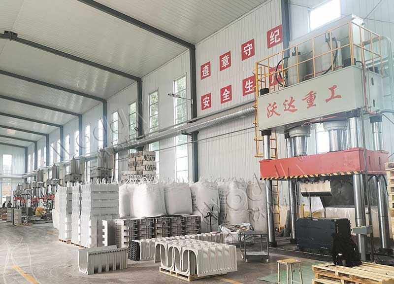 800噸(dūn)雙缸四柱液壓(yā)機