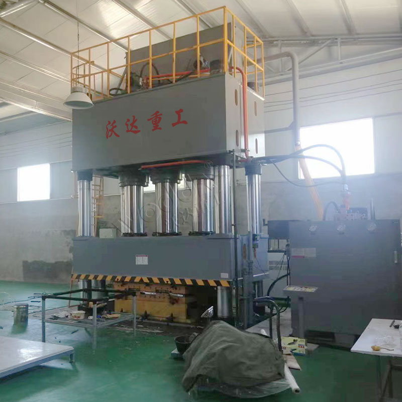 1800噸模壓(yā)玻璃鋼檢(jiǎn)查井(jǐng)液壓機