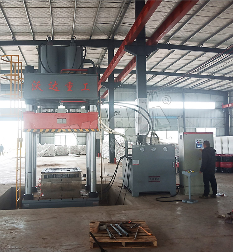 800噸建(jiàn)築塑料模(mó)殼成型液(yè)壓機