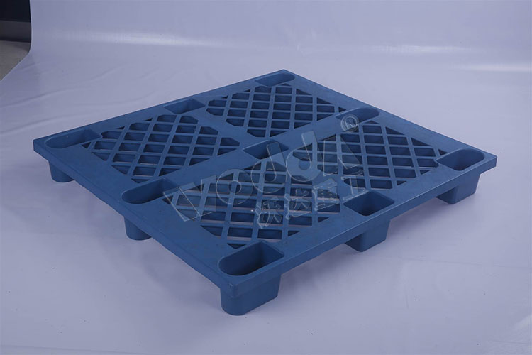 塑料(liào)托盤模(mó)壓制(zhì)品