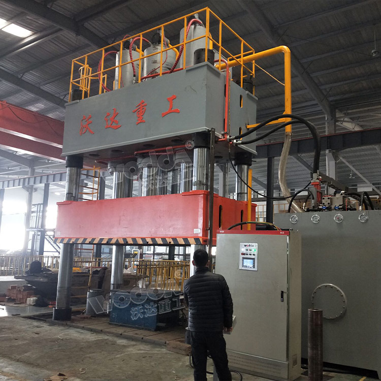 汽車配(pèi)件成型(xíng)液壓機客戶(hù)現場(chǎng)