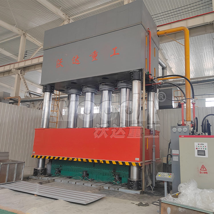 2500噸(dūn)複合材料(liào)四柱液壓機