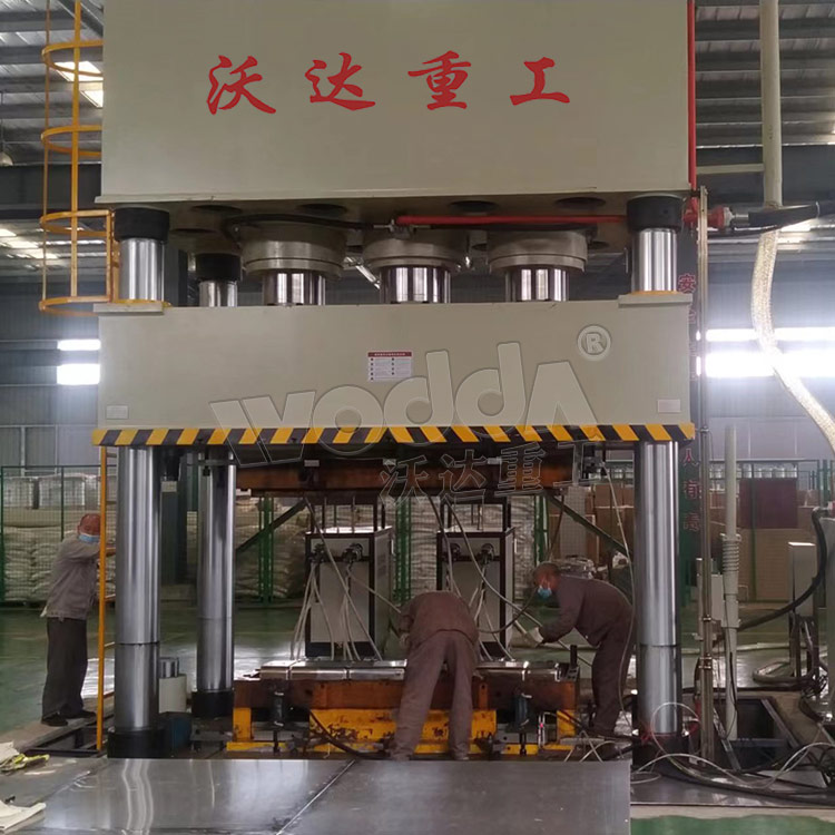 1500噸玻璃(lí)鋼電(diàn)纜橋(qiáo)架成(chéng)型液壓機