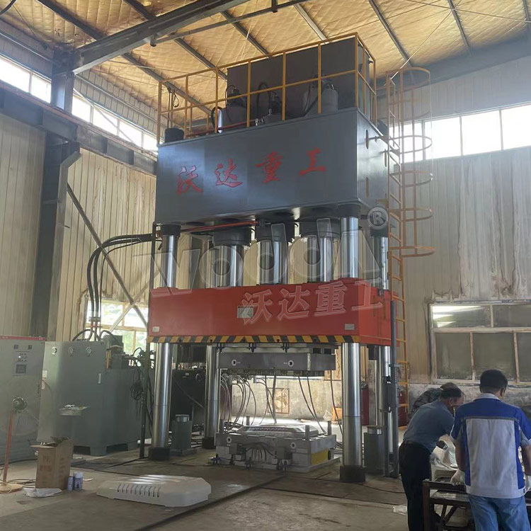 1500噸smc汽(qì)車覆蓋件(jiàn)成型(xíng)液(yè)壓(yā)機