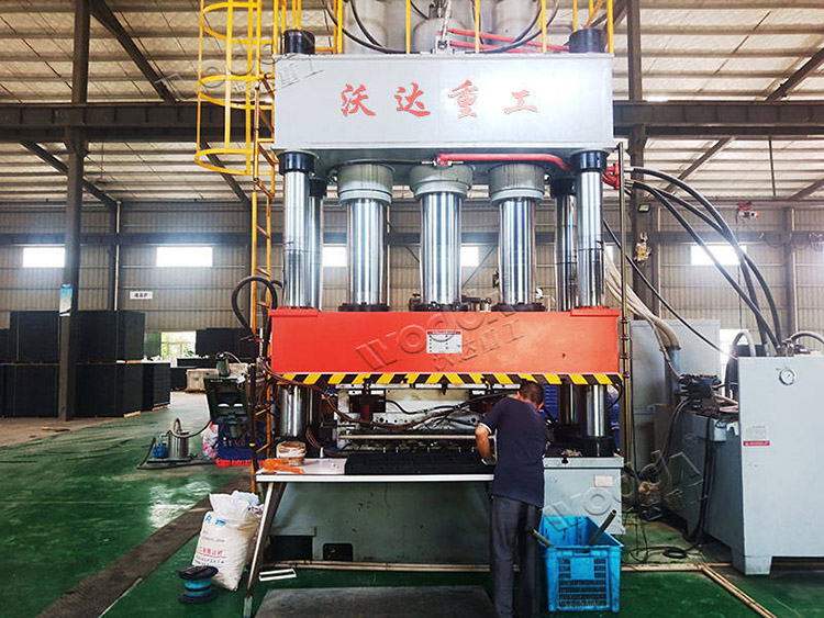 塑(sù)料建築模(mó)闆成型液(yè)壓(yā)機