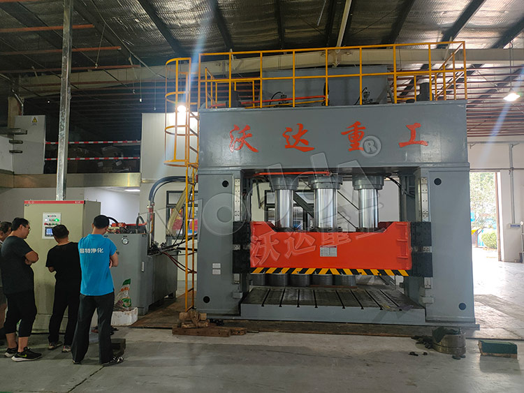 1000噸框架式薄闆(pǎn)拉伸液壓機(jī)