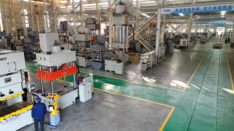 山東滕(téng)州液壓(yā)機生産廠家(jiā)