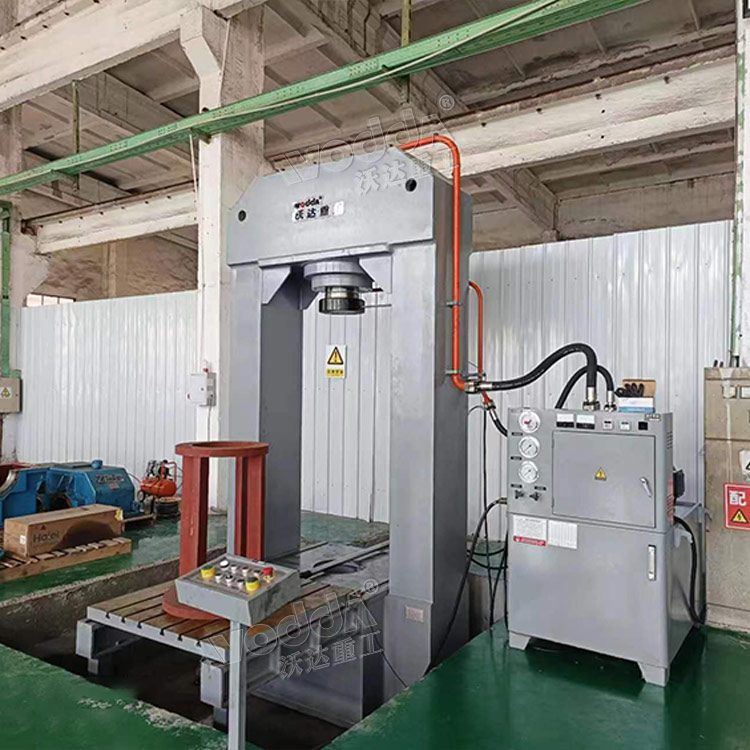 315噸龍門式(shì)電機軸承(chéng)壓裝機(jī)
