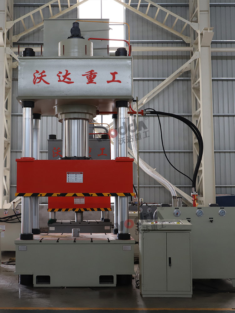 630噸玻(bō)璃鋼拍門(mén)成型液壓機