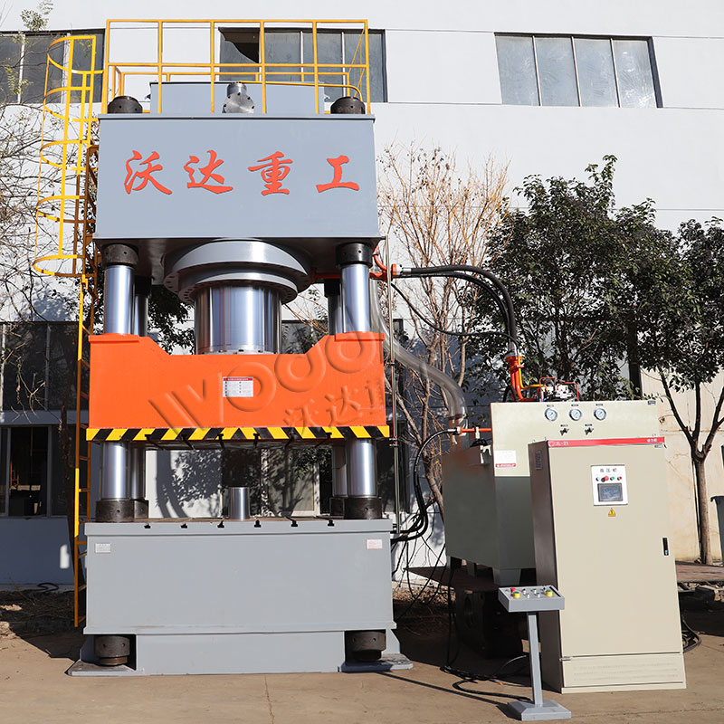 1000噸四(sì)柱液壓機(jī)